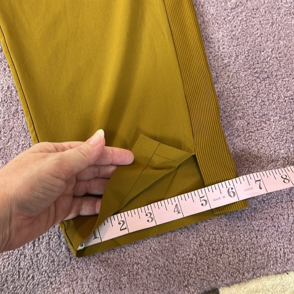 Athleta Brooklyn Ankle Pant Mustard Gold Stretchy Jogger Pant Sz 8 - Picture 10 of 17